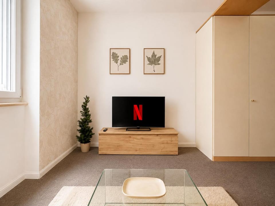 Communal lounge/ TV room, TV and multimedia, Evening entertainment