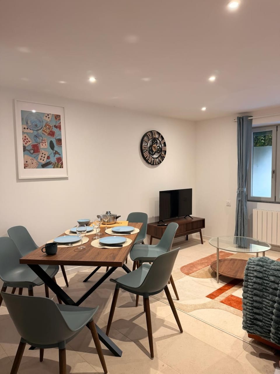 Seating area, Dining area