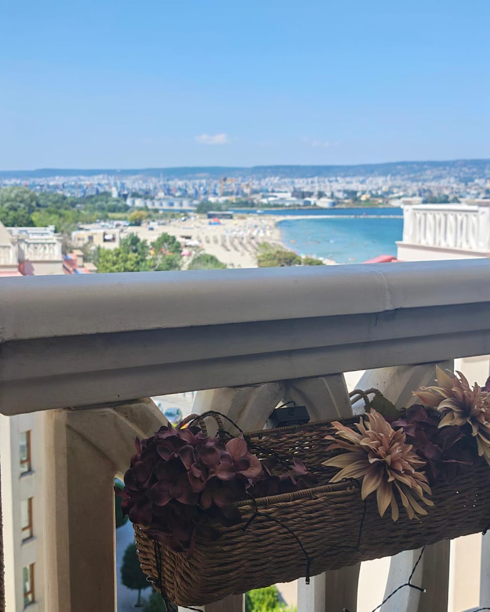View (from property/room), Balcony/Terrace, Sea view