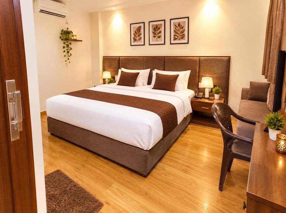 Hotel Ridhi Stay Near Mahakal Temple And Railway Station # AC Conditioning Rooms # Best Budget Hotel In Ujjain Vacation rental in India