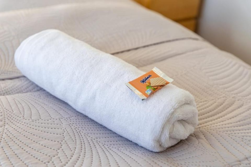 Bed, Photo of the whole room, Bedroom, towels