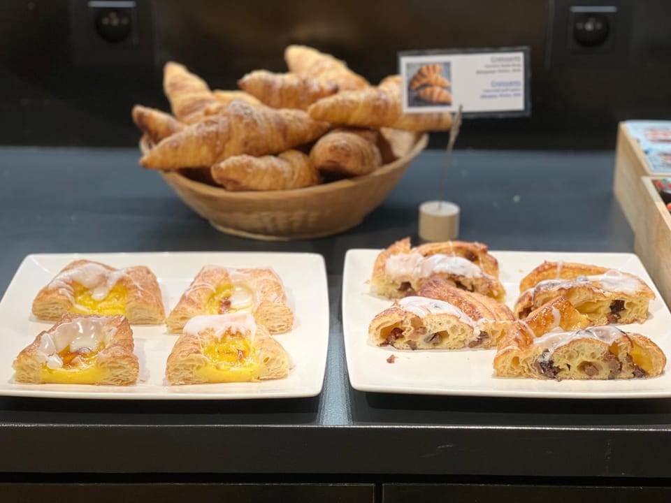 Food and drinks, Breakfast, Continental breakfast, Buffet breakfast