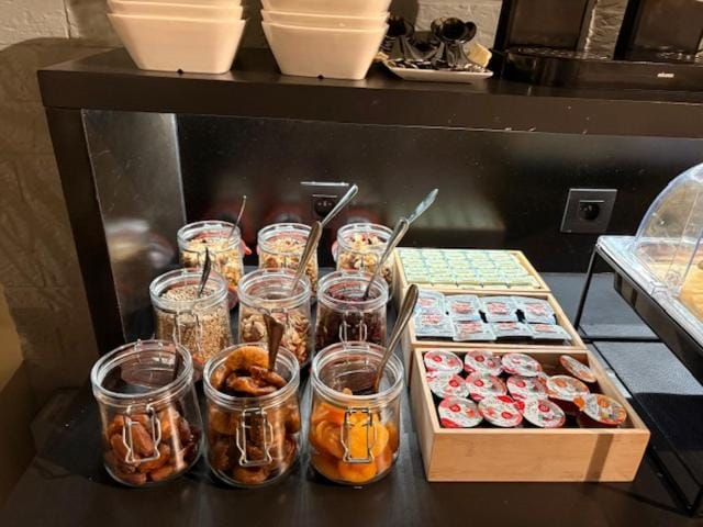 Food and drinks, Buffet breakfast