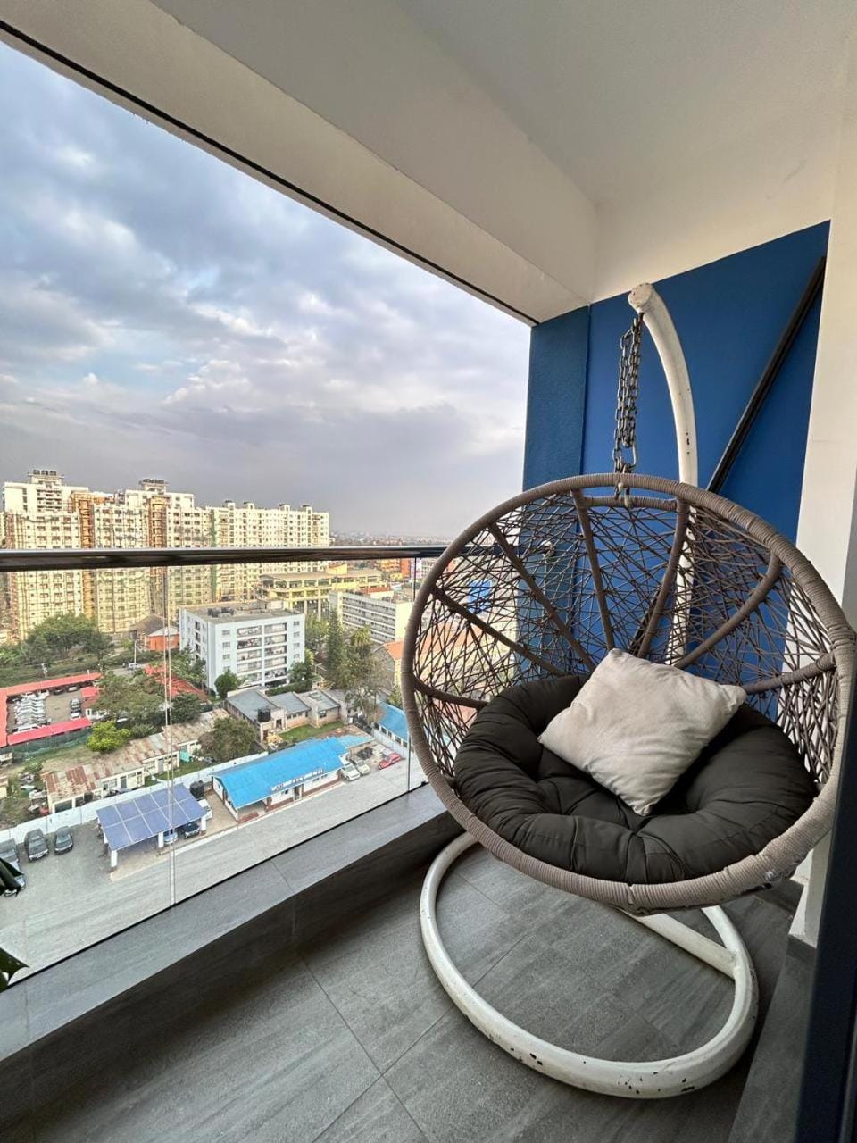 The comfort executive loft three bedroom apartment with amazing breathtaking city views , swimming pool ,gym ,private ample parking space with designated child playground area Apartment in Nairobi County