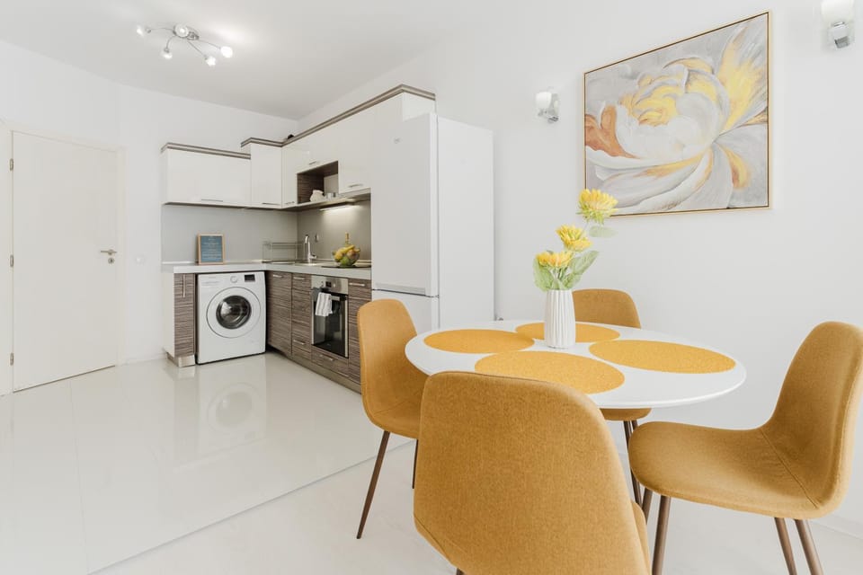 Kitchen or kitchenette, Living room, oven, stove, washing machine