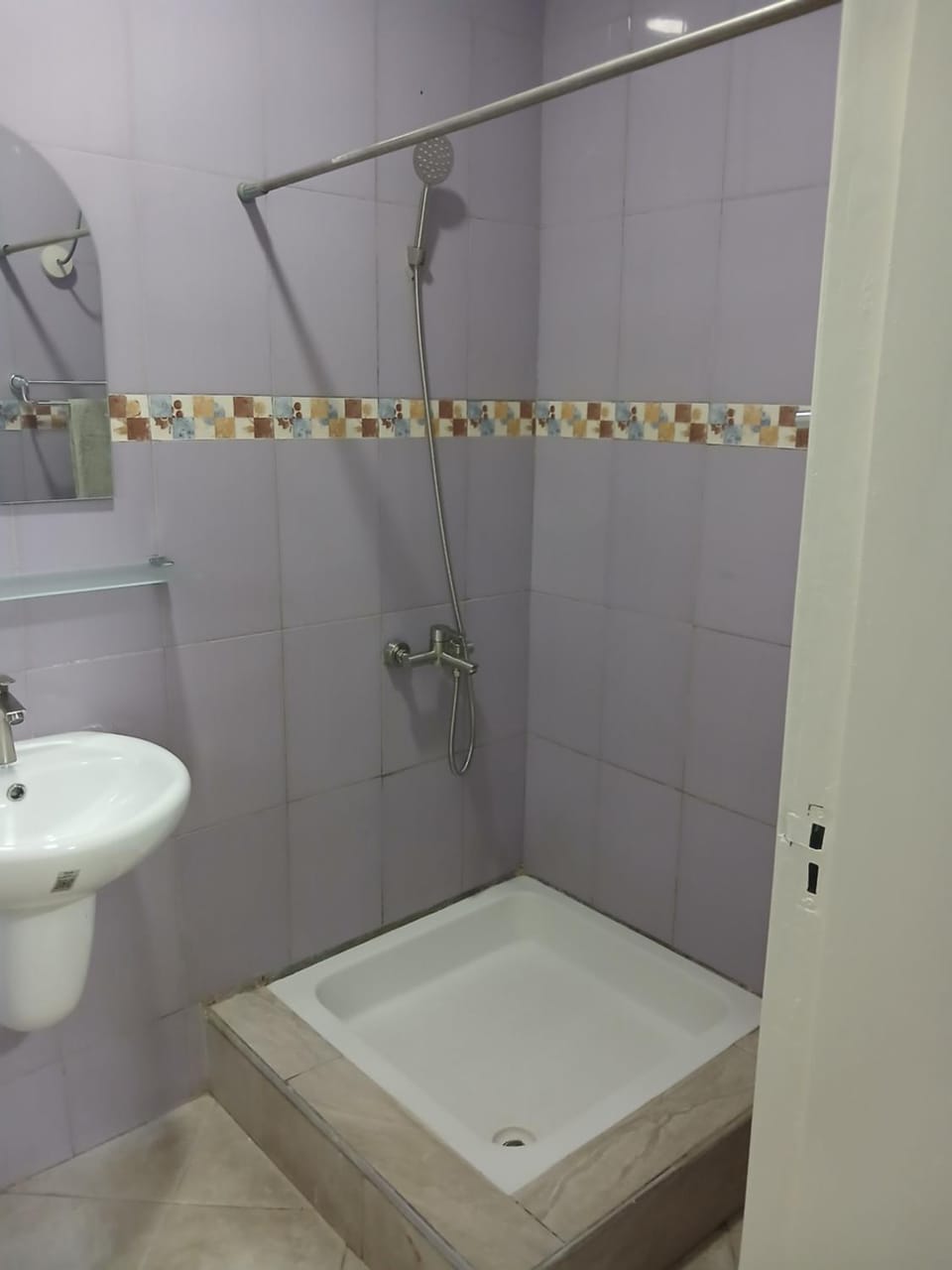 Al - EMAR REAL ESTATE Limited Hotel in Accra