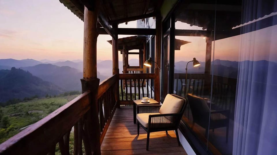 Day, Natural landscape, View (from property/room), Balcony/Terrace, Living room, Mountain view, Pool view, Pool view, Sunrise, Sunset