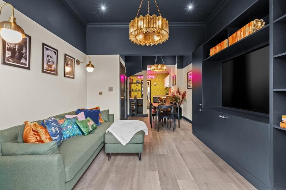 TV and multimedia, Living room, Seating area