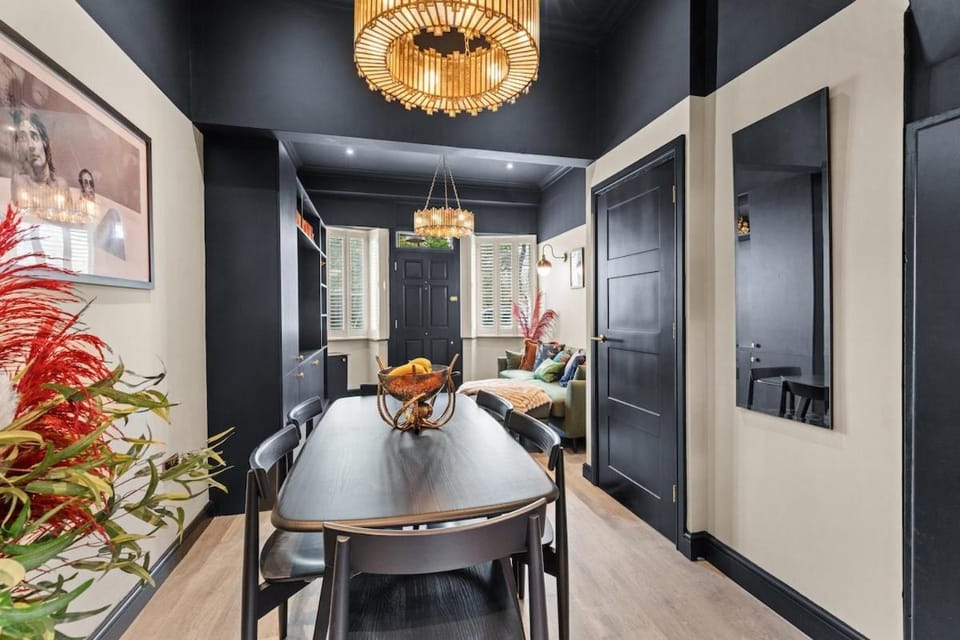 People, Seating area, Dining area, group of guests