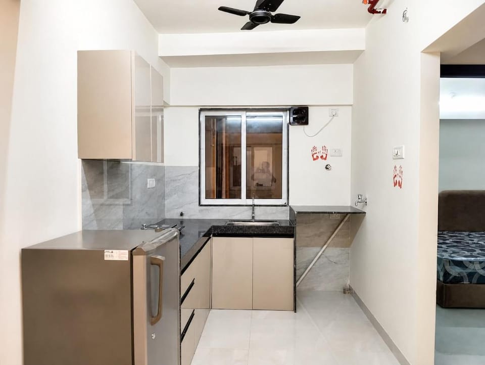 Niraakaar Cozy 1 Bedroom Thane Apartment in Thane