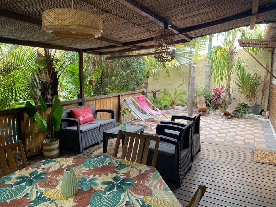 Bungalow des coraux Bed and Breakfast in Saint-Paul