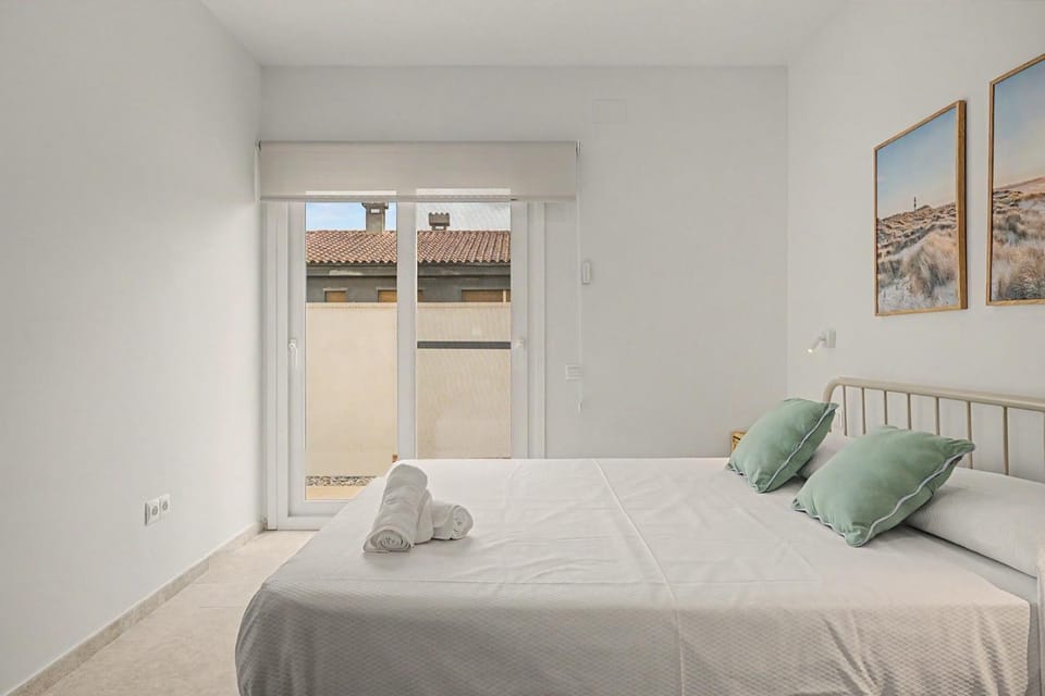 Property building, Living room, Bedroom