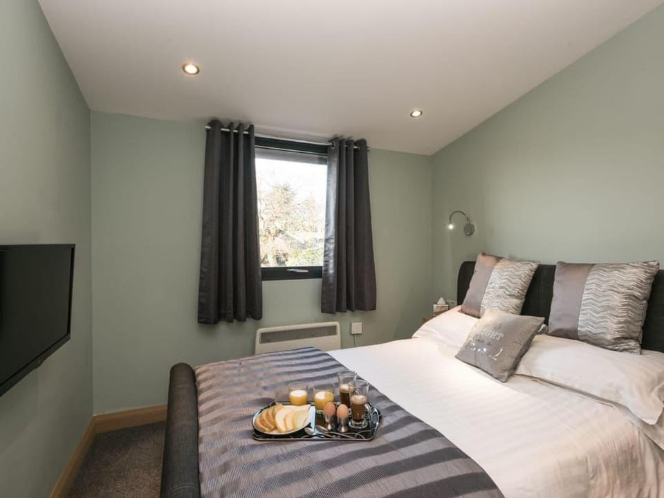 Whispering Reeds, Hot Tub & Private Quay, Horning House in Broadland District