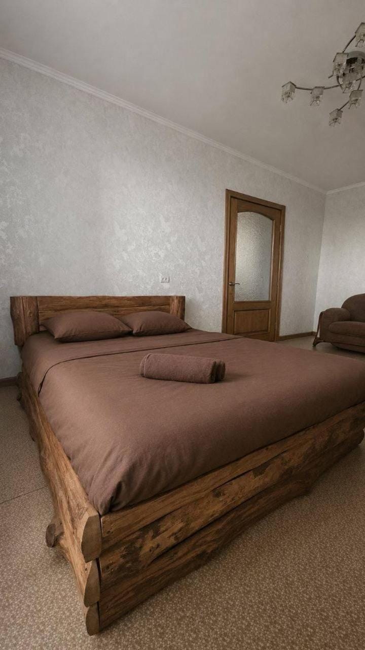 Трьохкімнатний люкс в центрі місті за адресою Проспект Миру 39 Apartment in Dnipropetrovsk Oblast