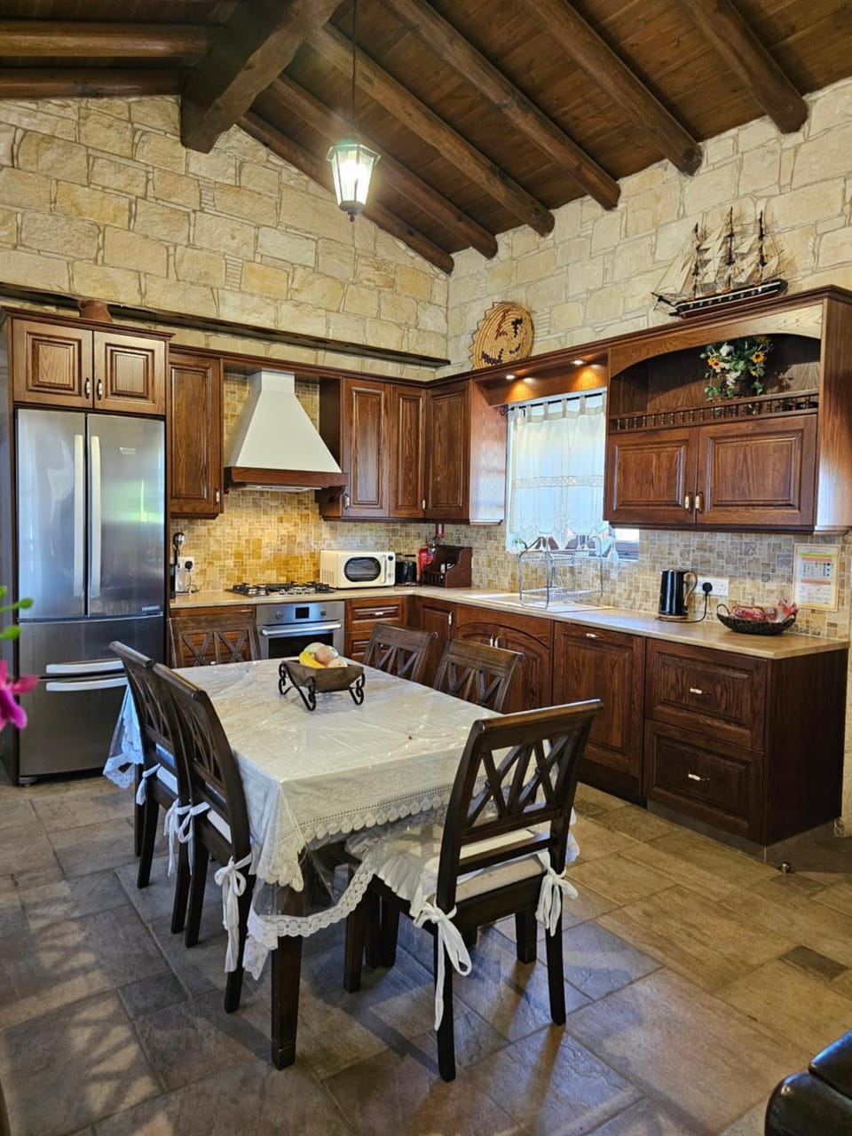 Kitchen or kitchenette, Dining area, oven, stove, toaster
