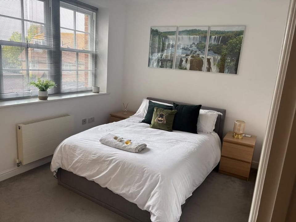 Beautiful Tonbridge home w Driveway parking House in Tonbridge and Malling District