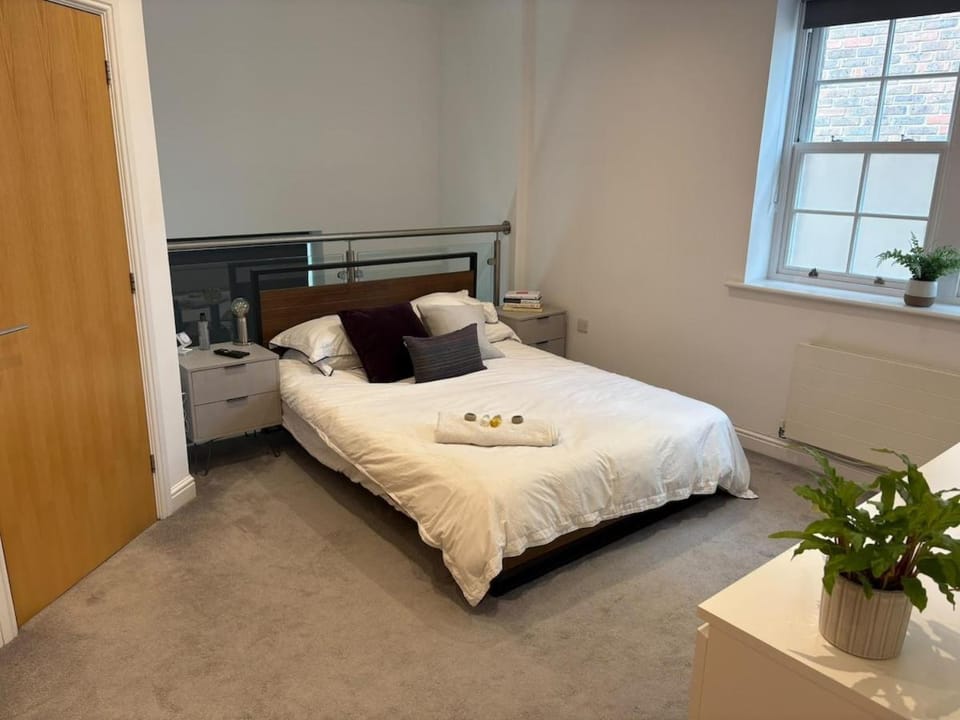 Beautiful Tonbridge home w Driveway parking House in Tonbridge and Malling District