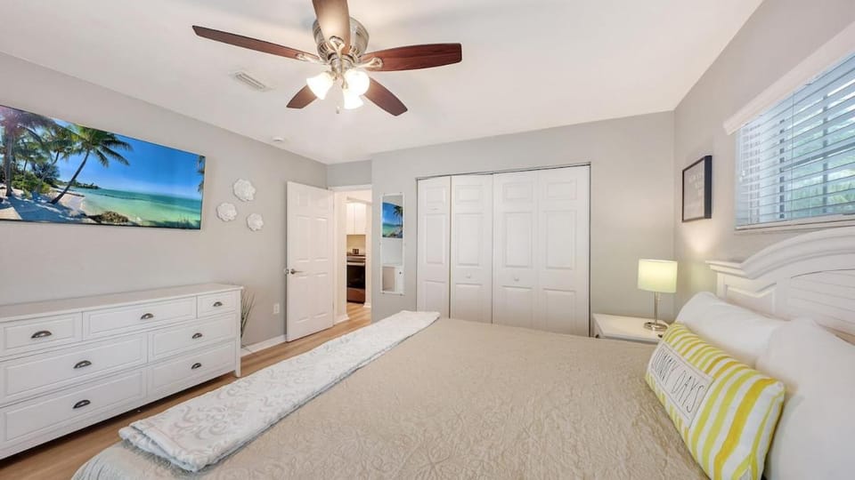 Pool, Spacious House, Close to Beaches and Downtown House in Sarasota