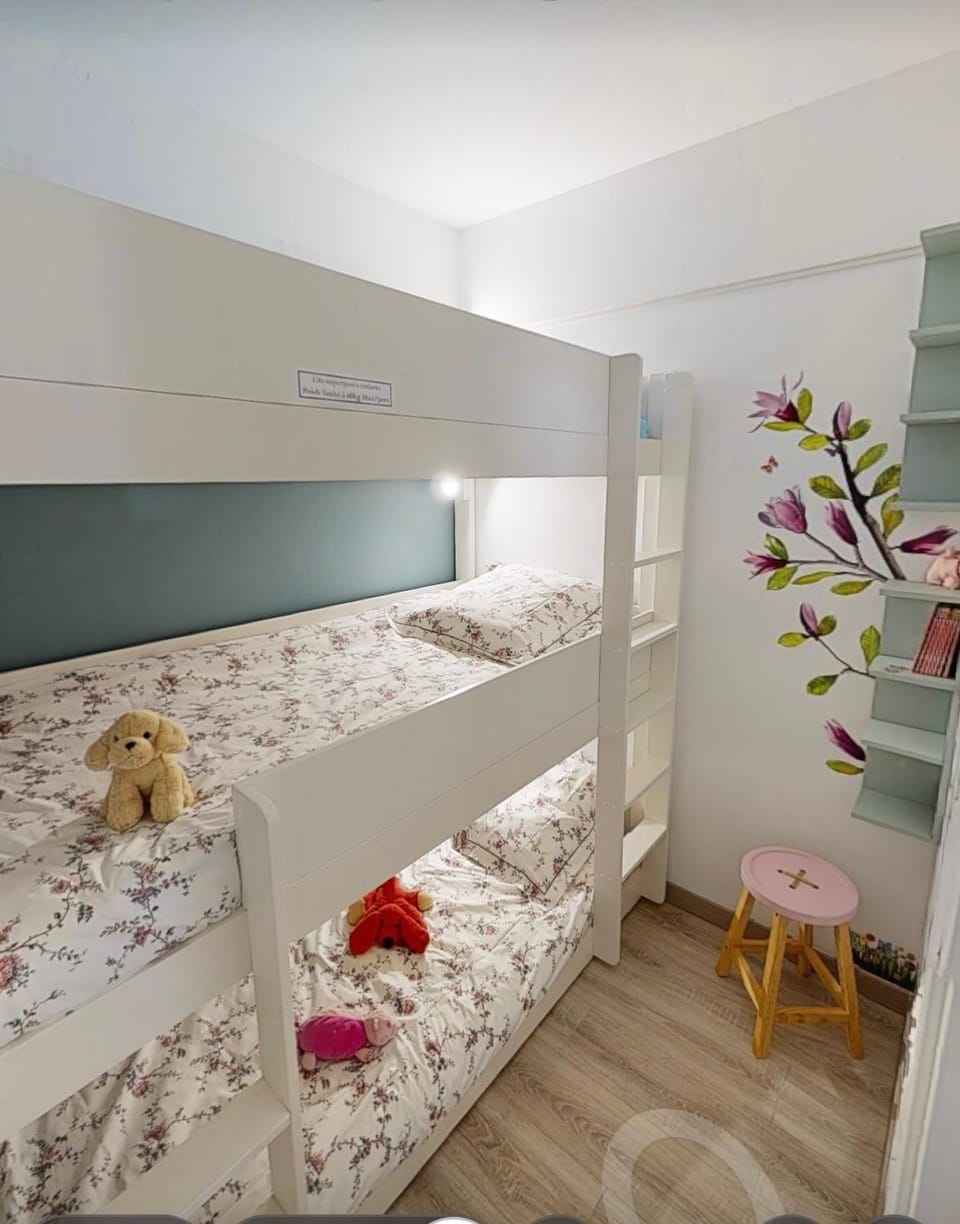 BedinReims la capsule cocon luxueux au cœur de Reims avec free Park Apartment in Reims