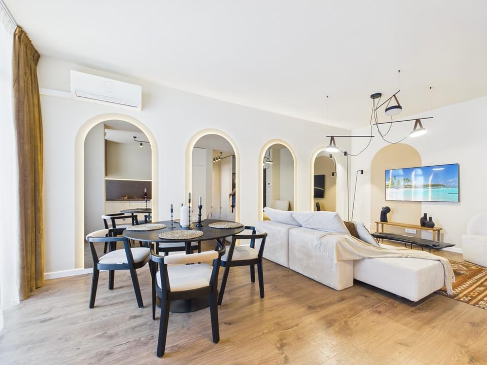Living room, Dining area