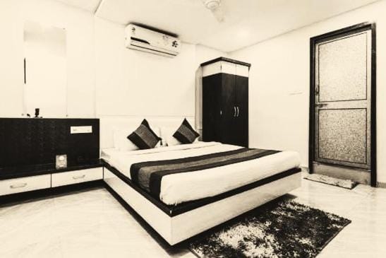 hotel the sunaina stay amp suites Bed and Breakfast in Bhubaneswar