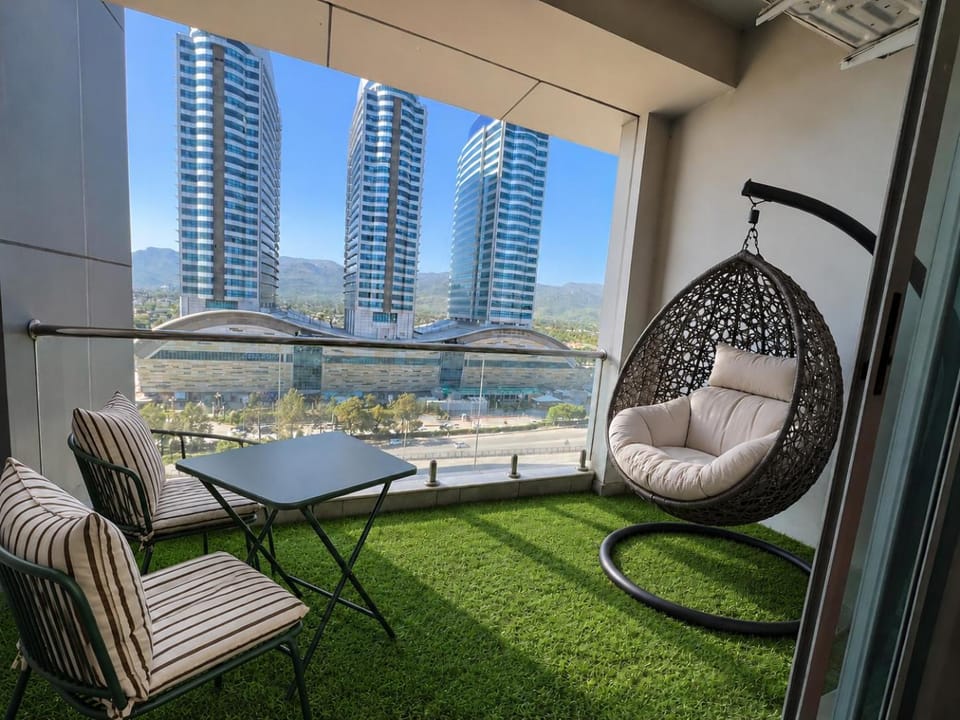 Patio, Day, Natural landscape, View (from property/room), Balcony/Terrace, Living room, Seating area