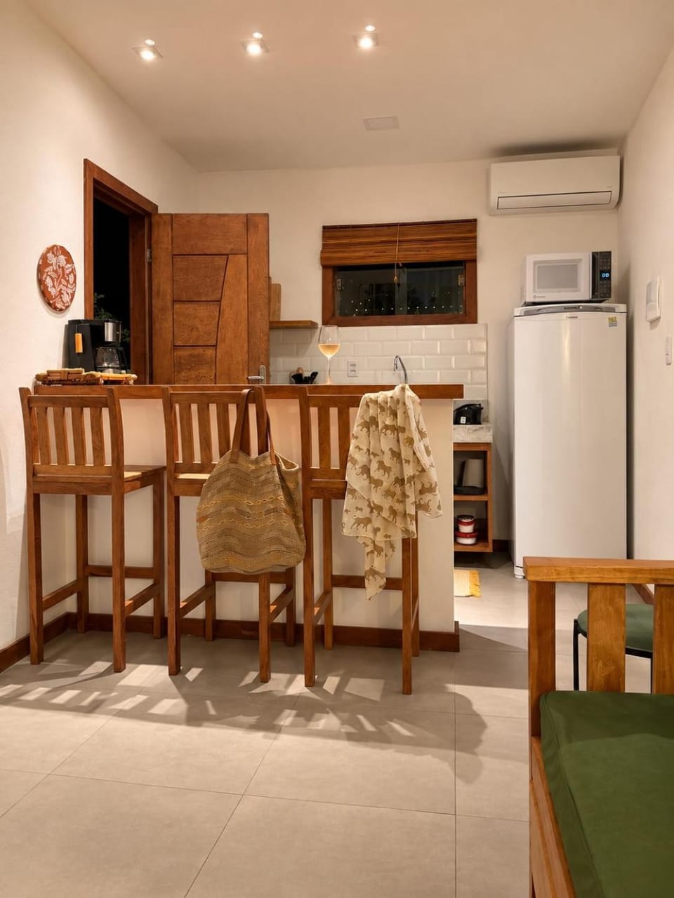 Kitchen or kitchenette, Dining area, oven, air conditioner