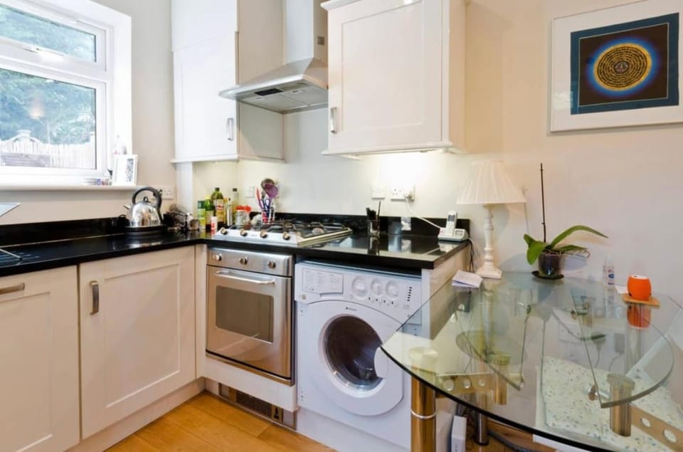Cozy little flat in St Margarets, Richmond Apartment in Isleworth
