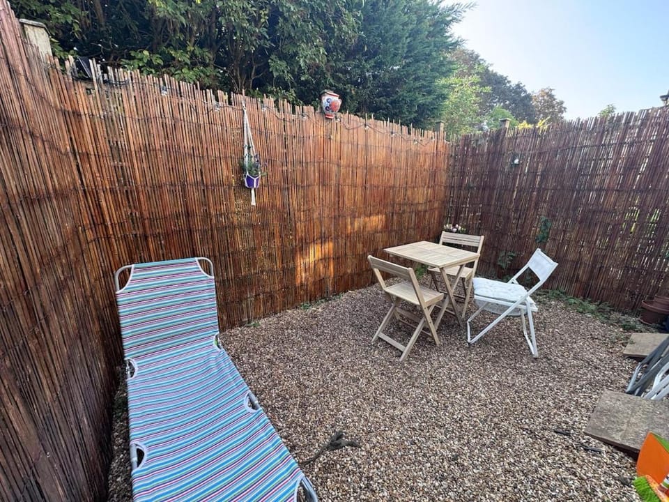 Cozy little flat in St Margarets, Richmond Apartment in Isleworth