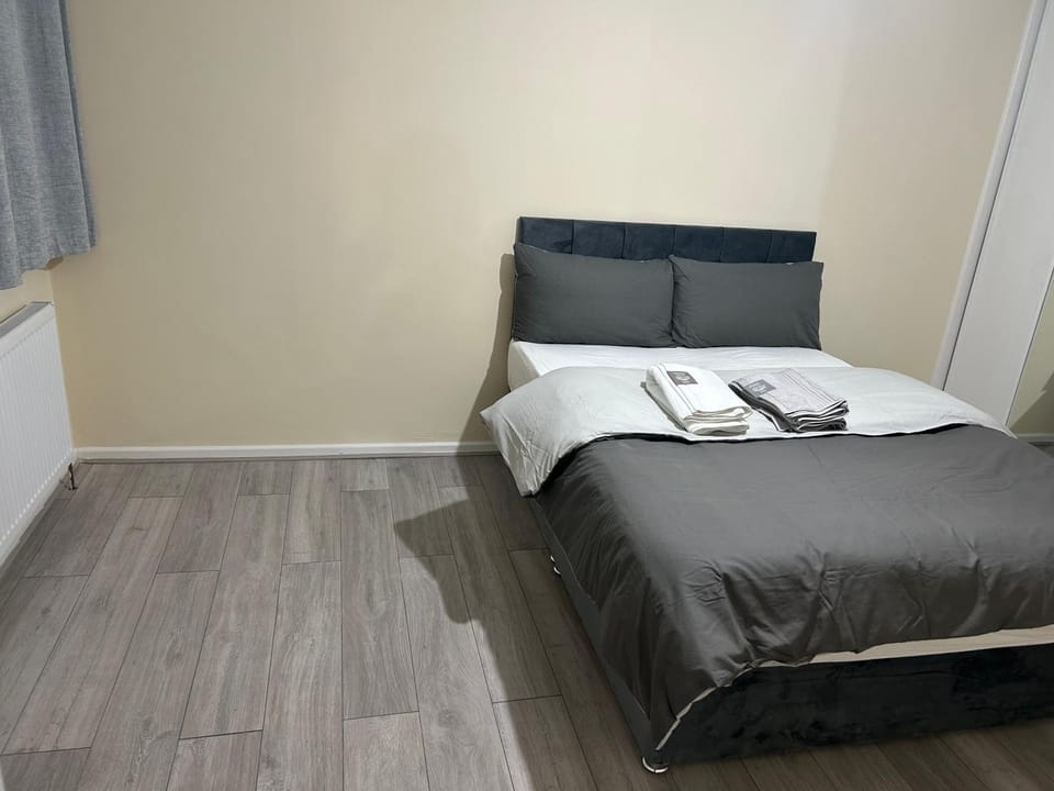 A spacious two bedroom flat in Croydon Apartment in Croydon