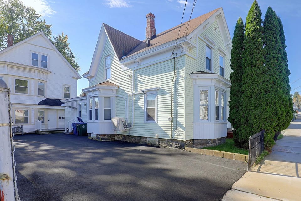 Lovely Merrimack Valley Home Near Local Eats House in Methuen