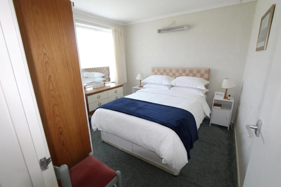Kings Park Chalet Chalet in Eastbourne