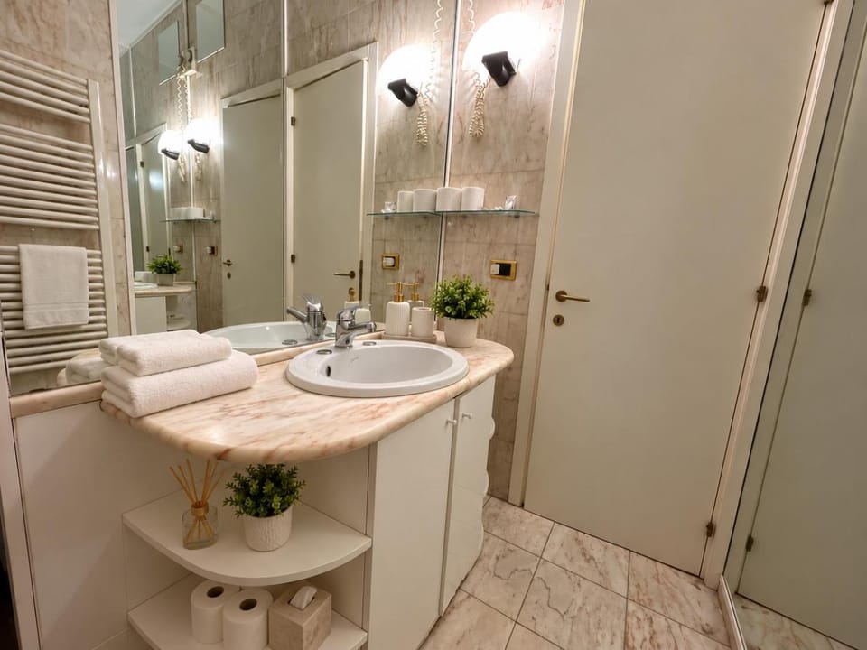 Dreams in Rome Manzoni Apartment Near Colosseum Apartment in Rome