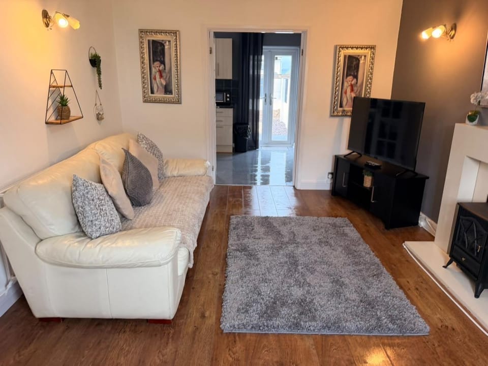 Blissful Retreat families travellers or contractors House in Bridgend