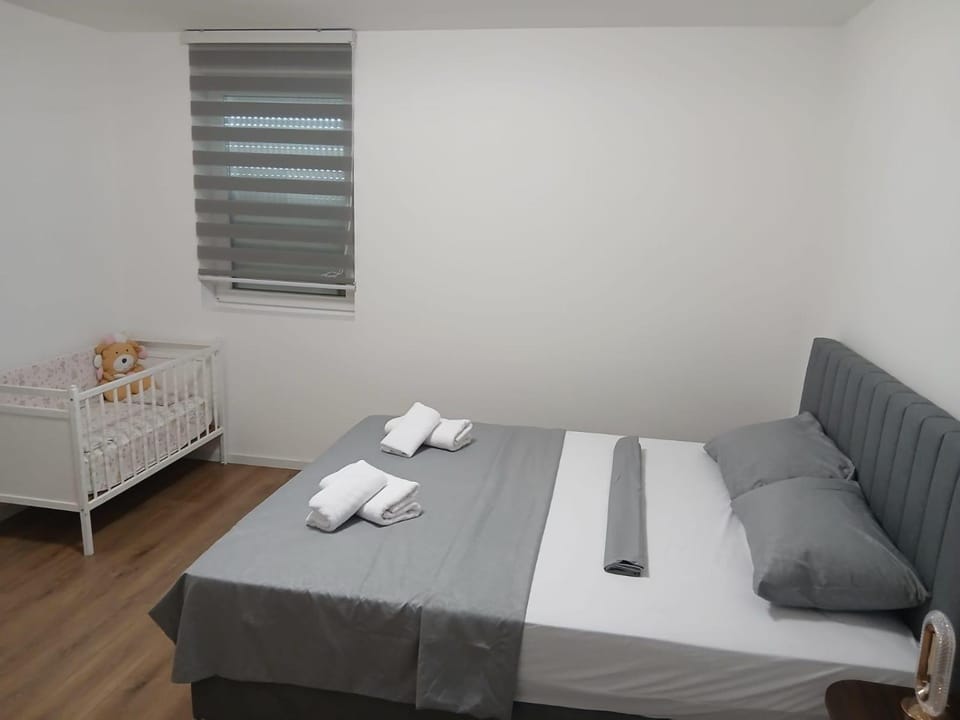 Bed, Bedroom, cot