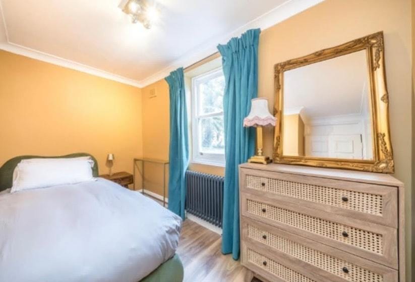 Charming 2 Bed with Garden in West London W9 Apartment in City of Westminster