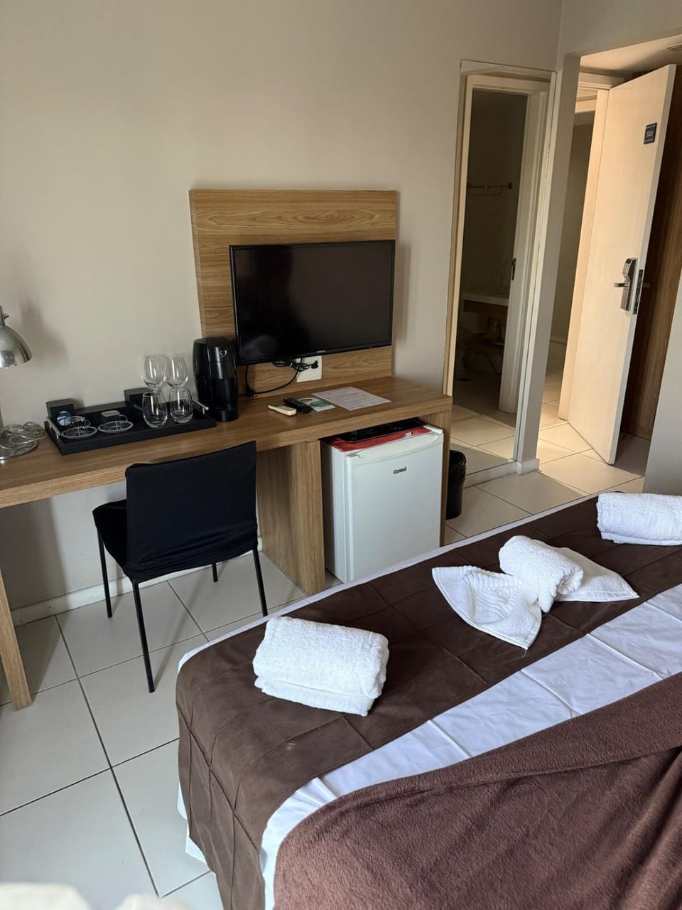 TV and multimedia, Coffee/tea facilities, Dining area, minibar, towels