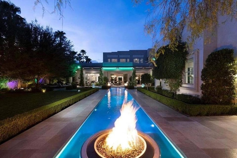 House Modern Pool with Gym House in Las Vegas