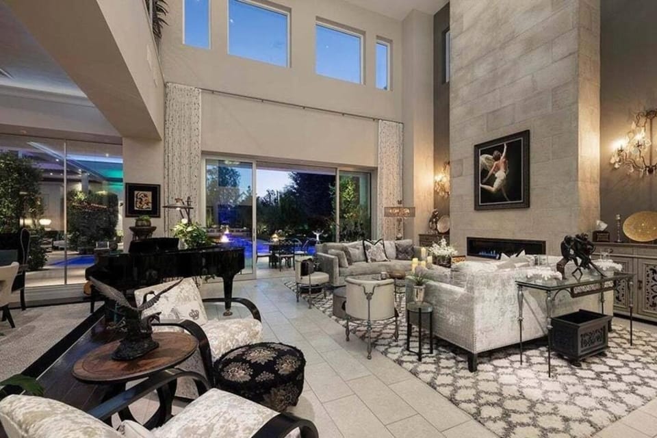 House Modern Pool with Gym House in Las Vegas