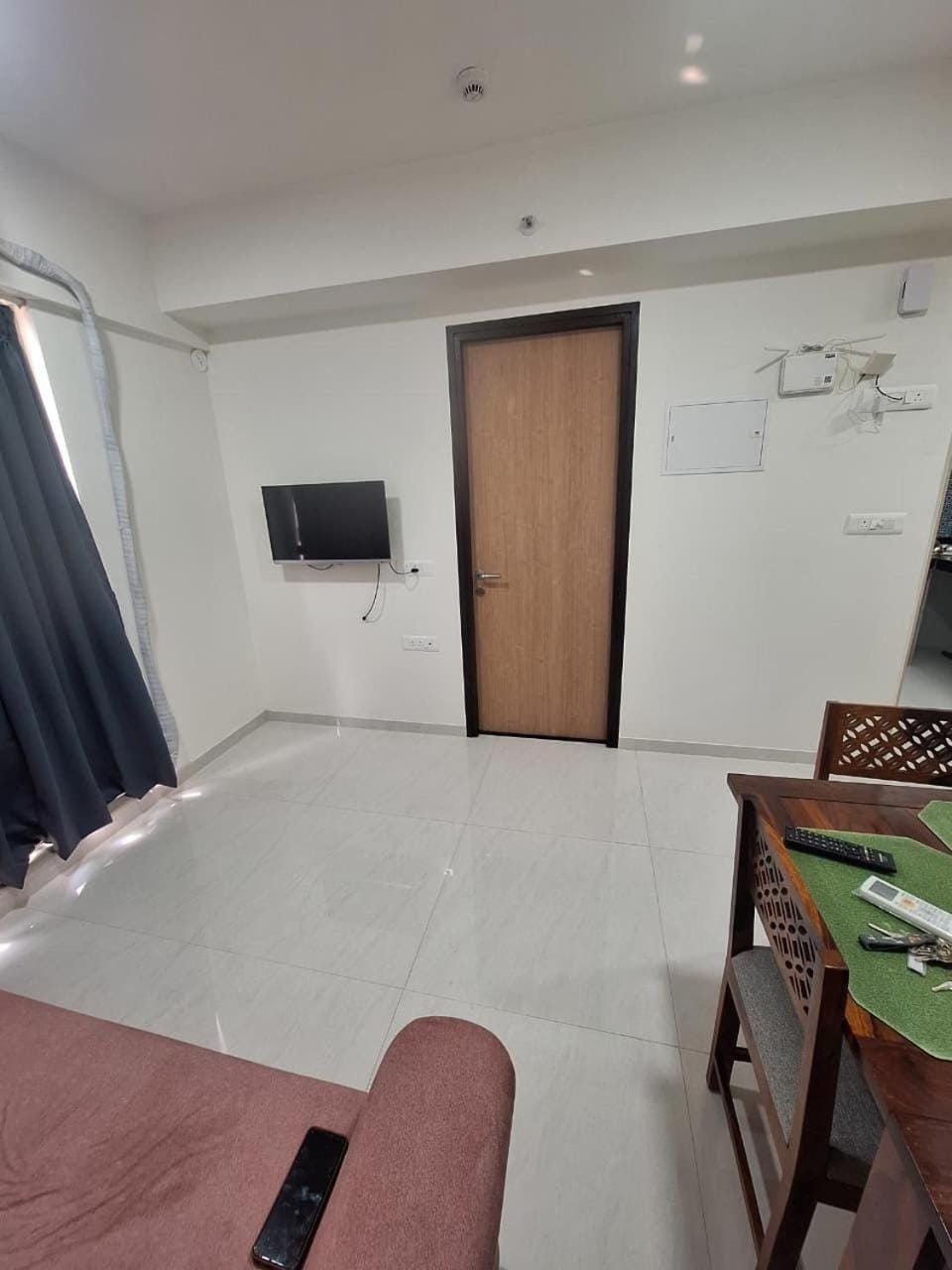 Cozy 1bhk in Kolshet Lodha Apartment in Thane