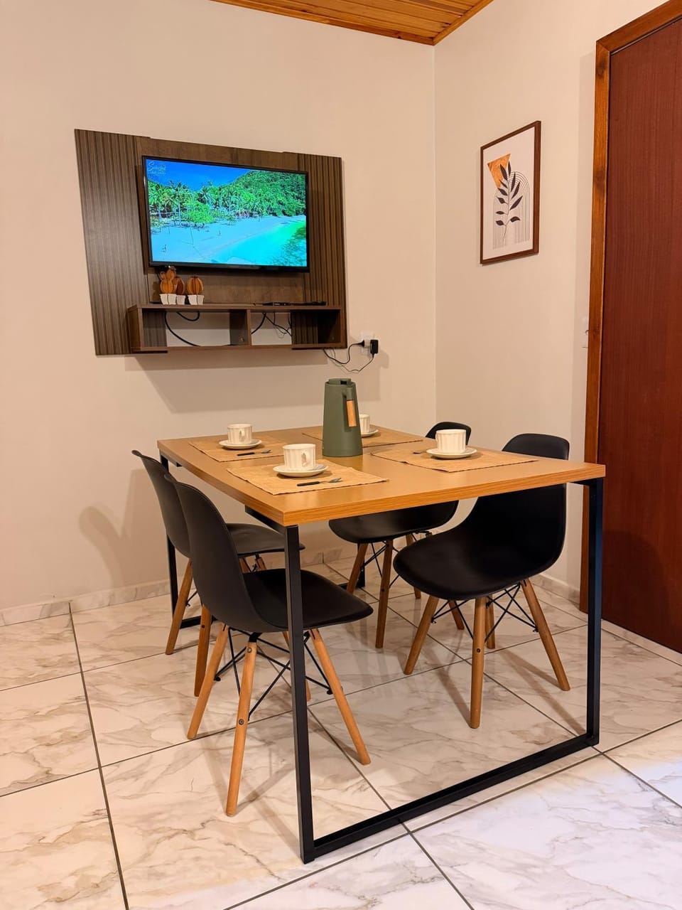 TV and multimedia, Dining area