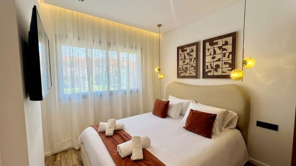 Luxury 2BR, City Centre, Balcony, Pool, Parking Apartment in Marrakesh