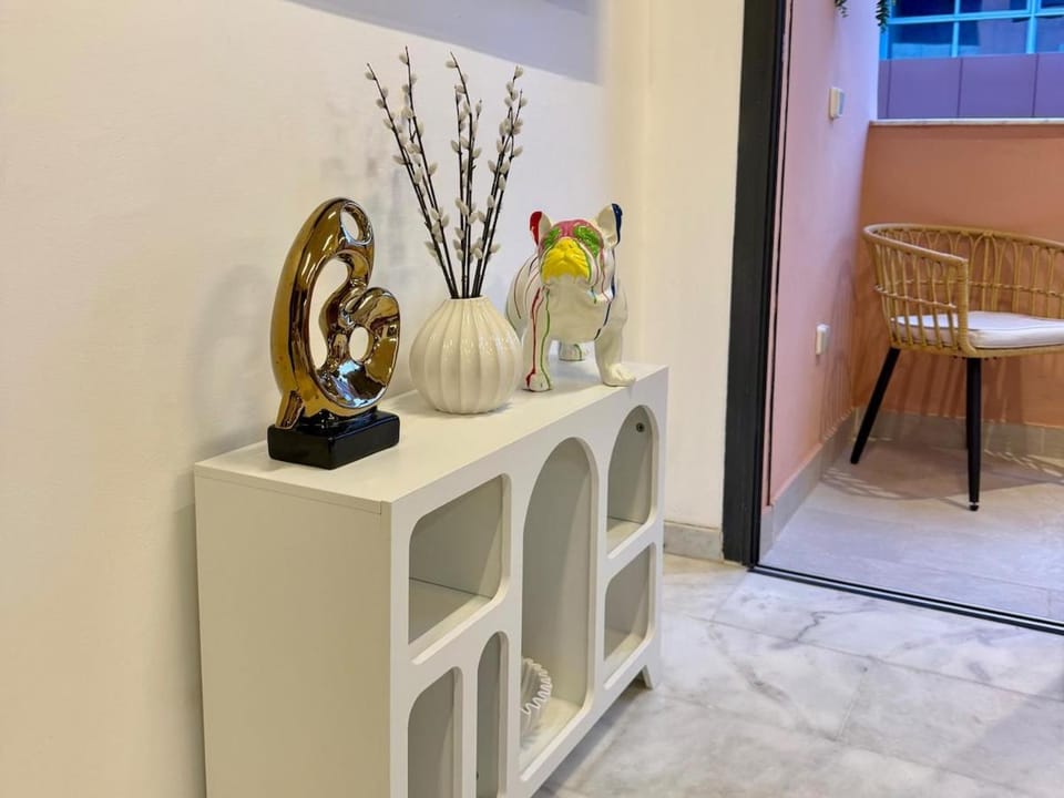 Luxury 2BR, City Centre, Balcony, Pool, Parking Apartment in Marrakesh