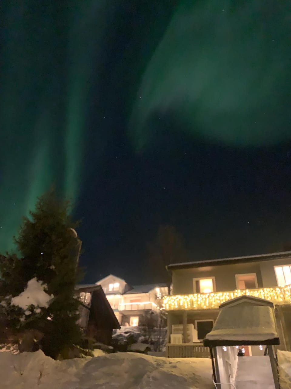 Modern 3-Bedroom Apartment in Tromsø - near Cable Car and Cathedral Apartment in Tromso