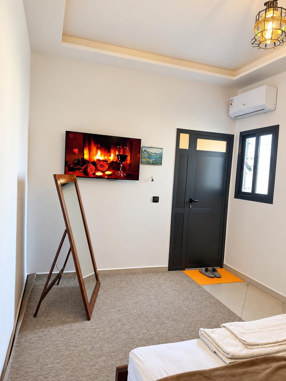 TV and multimedia, air conditioner