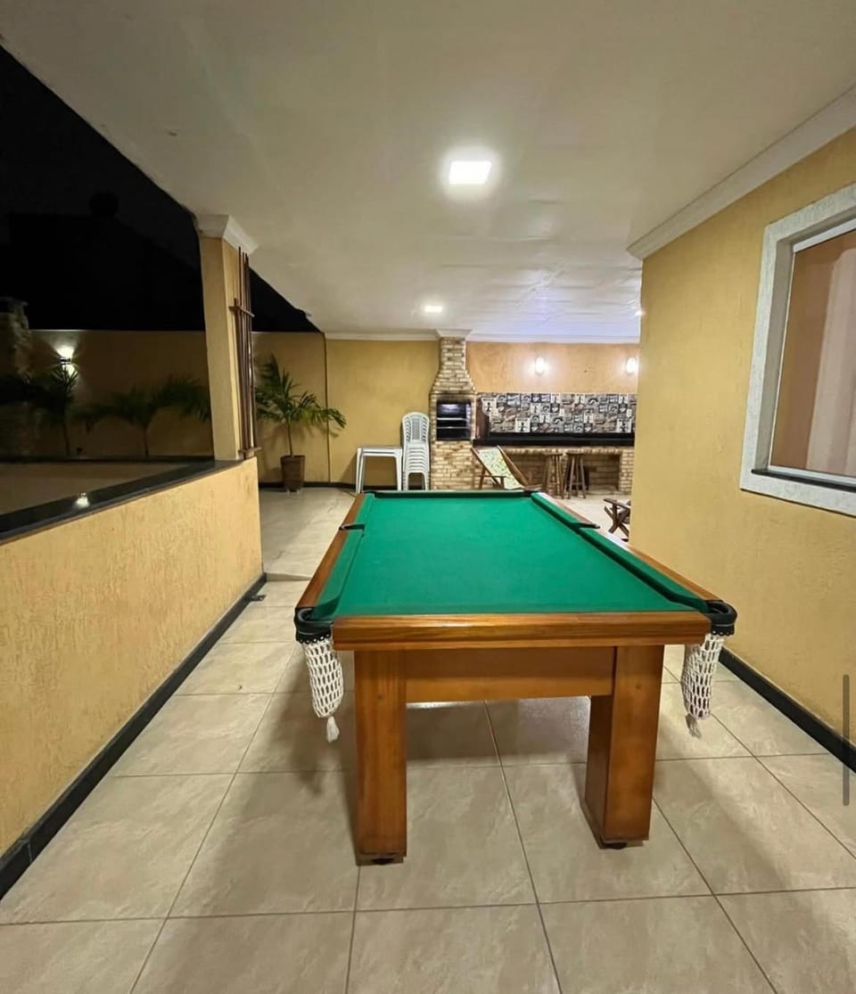 Billiard, Game Room