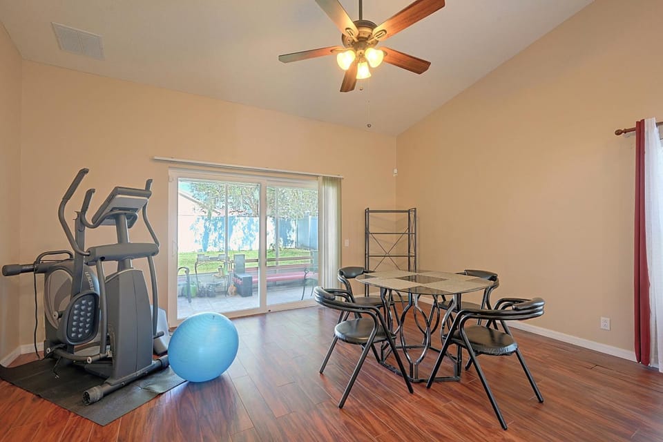Travel Nurses Welcome! Zephyrhills Extended Stay House in Wesley Chapel