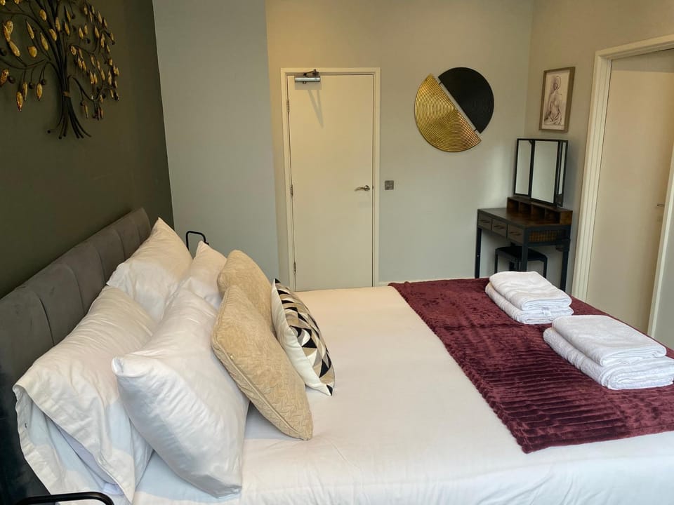 Bed, Photo of the whole room, Bedroom, towels, wardrobe