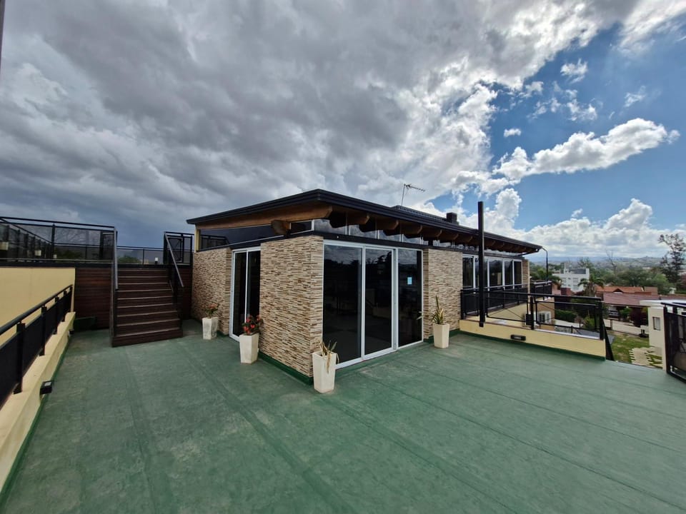 Departamento a metros del lago con pileta, quincho y cochera Apartment in Villa Carlos Paz