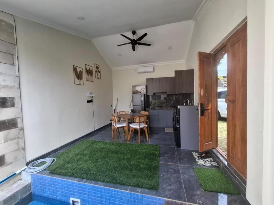 Kitchen or kitchenette, Living room, Dining area, washing machine